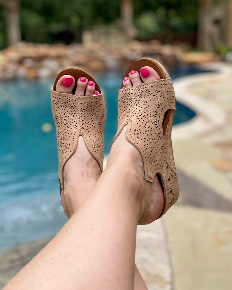 Free Fly Wedge Inspired Wings Fashion