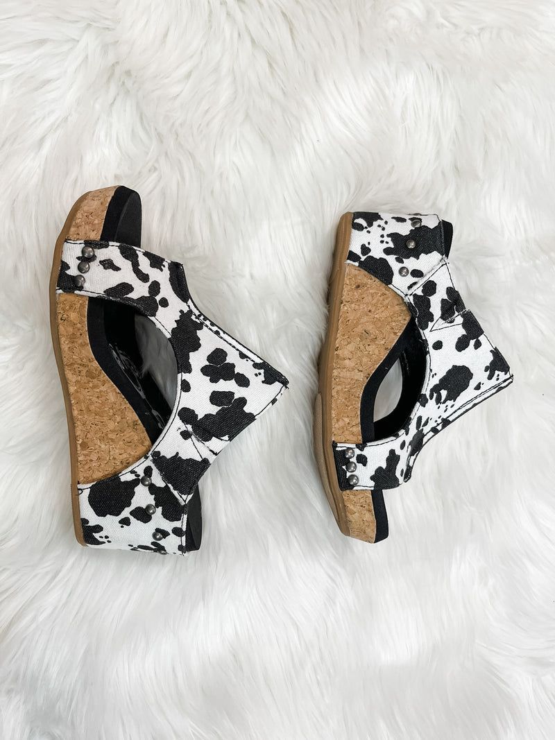 Besito Black & White Wedges-Shoes-Very G-Black / White-6.5-Inspired Wings Fashion